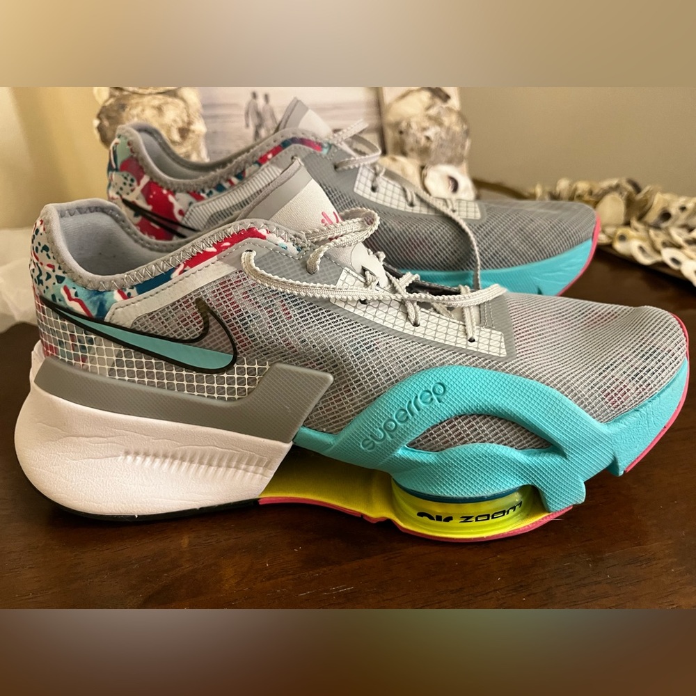 Women’s ‘Nike Air Zoom Superrep’ 
Sz 9.5
Worn once 
Very comfortable!